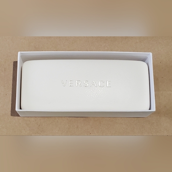 Versace eyeglasses case. - Picture 1 of 6